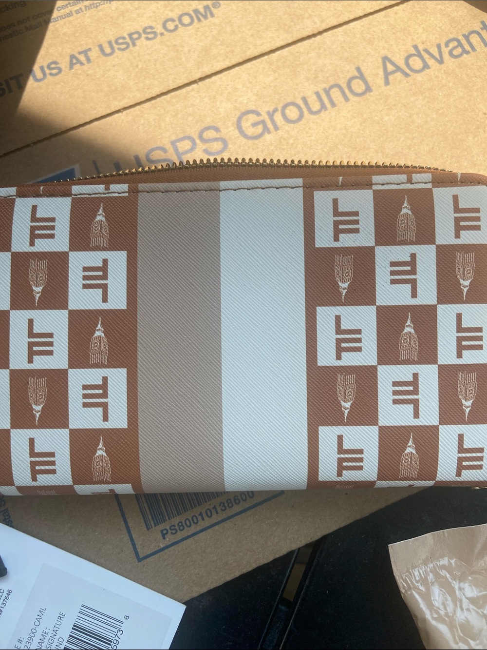 London Fog Peach and Cream Signature Zip Wallet - Picture 5 of 5